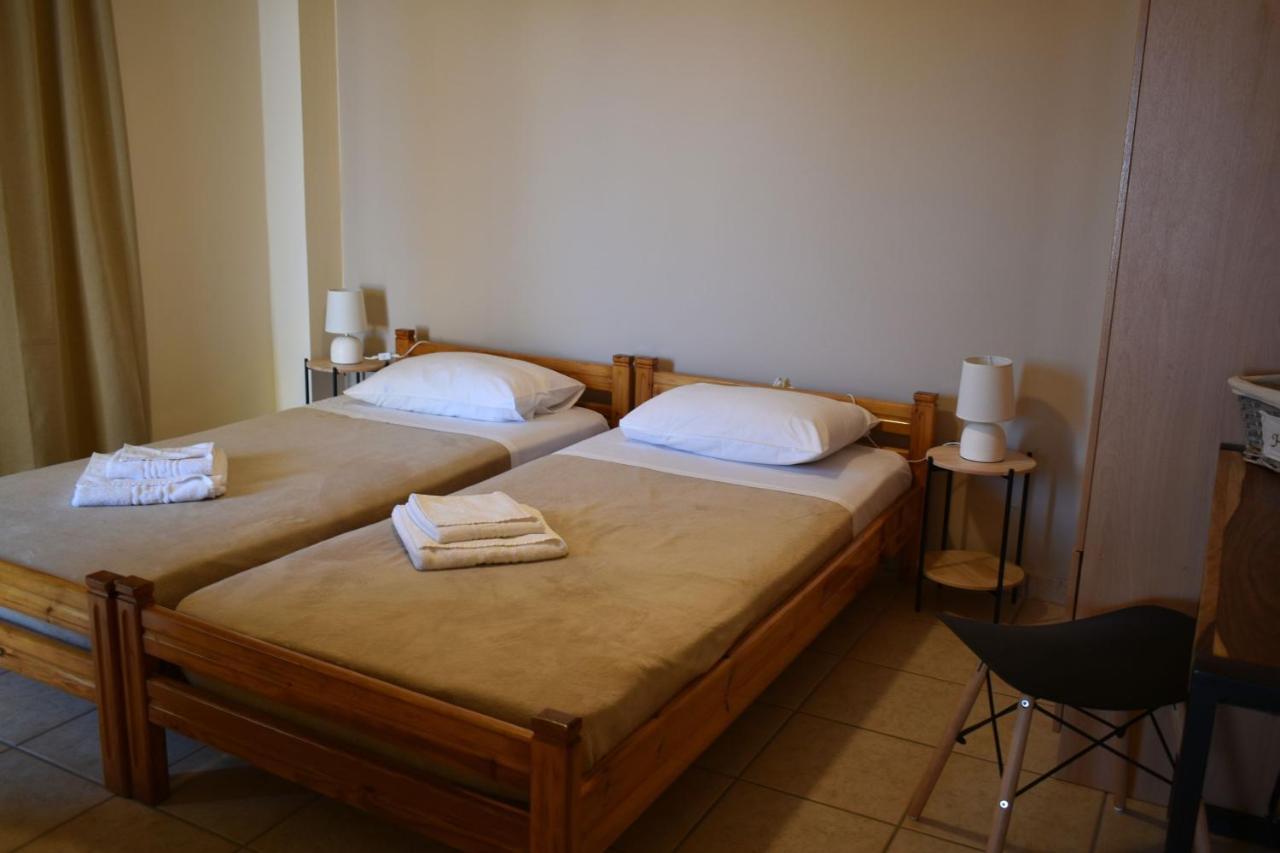 Mini Art Apartments Gerani  Extérieur photo