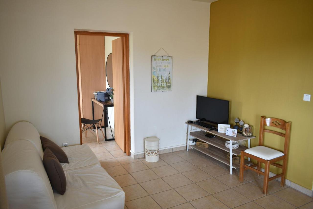 Mini Art Apartments Gerani  Extérieur photo