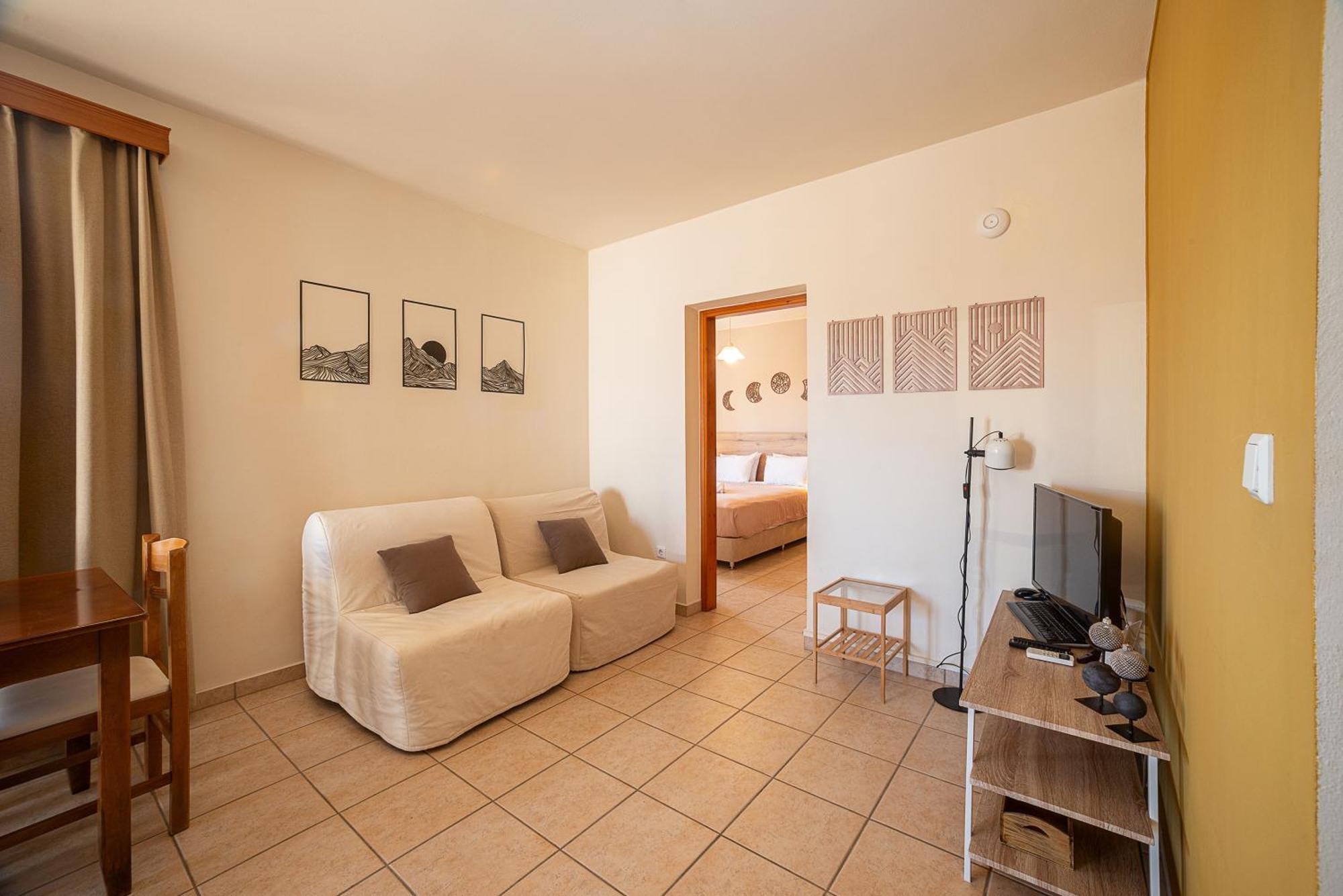 Mini Art Apartments Gerani  Extérieur photo
